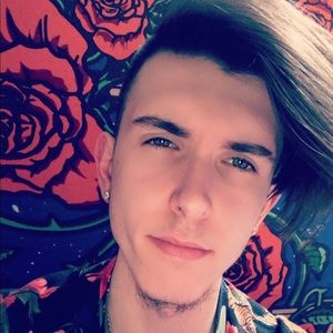 Meet your Posher, Gregory